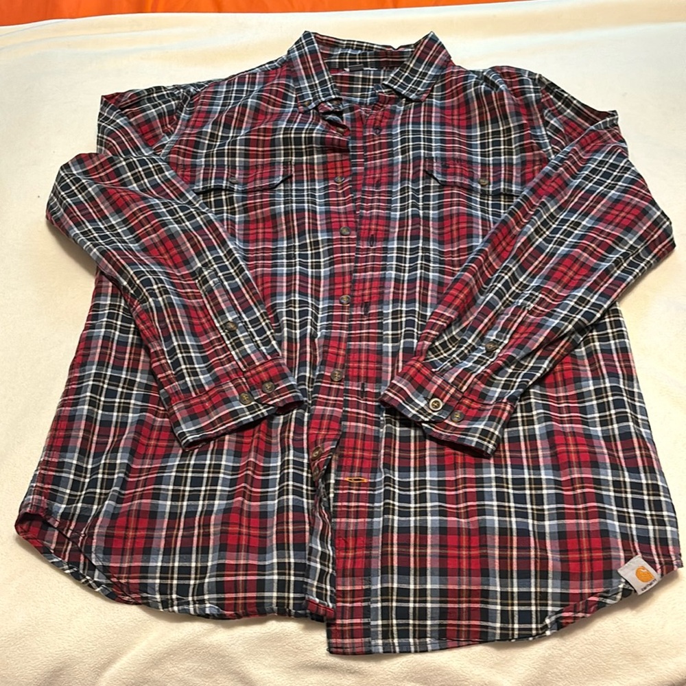 Men’s Carhartt like new, long sleeve, double breast pocket, button down
